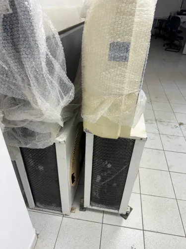 02 Ar condicionado piso teto 36.000 Btus