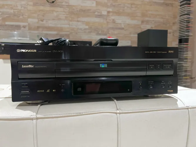 Laser Disc Pioneer DVL 909 ( impecável) 