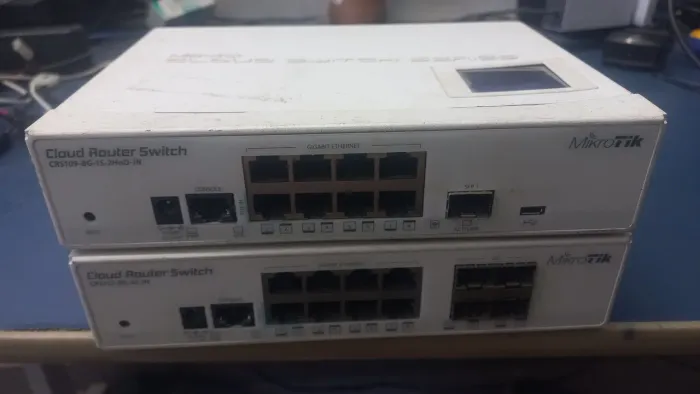 RB CLOUD ROUTER SWITCH CRS 112-8G4S-IN / CRS 109-8G-15-2HND-IN DEFEITO