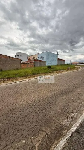 Terreno a venda no bairro Santa Cecília em Cruzeiro/SP