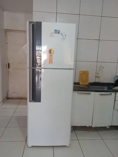 Vendo uma geladeira grande Frost Free Electrolux 