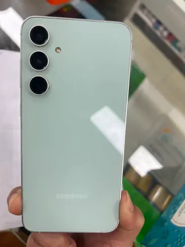 Celular Samsung S23FE usado