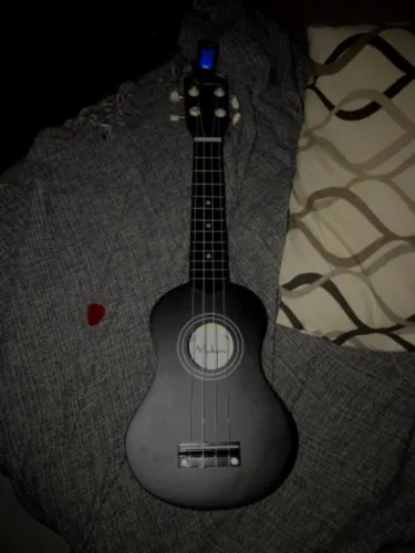 Ukulele Acústico Soprano Makanu Com Capa Afinador e Palheta