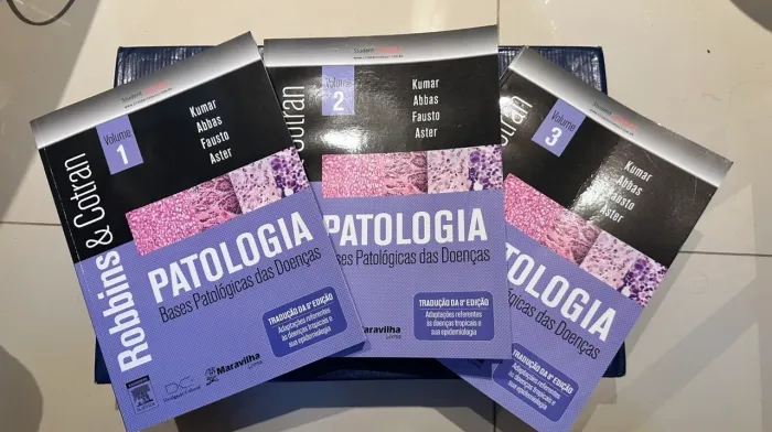 Coleção de livros de Patologia