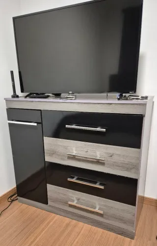 VENDO CÔMODA COM SAPATEIRA