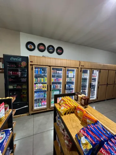 Vendo empório c/ ponto para jantinha e almoço