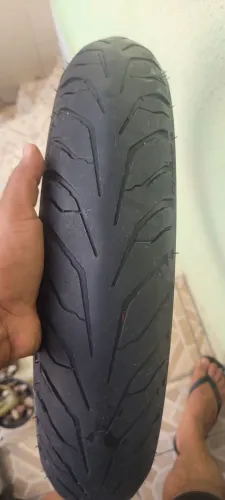 Pneu dianteiro 110 70 17 para CB Twister