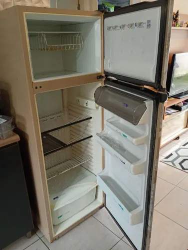 VENDO GELADEIRA CONSUL