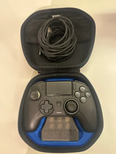Controle Nacon Revolution Unlimited Pro PS4/PC