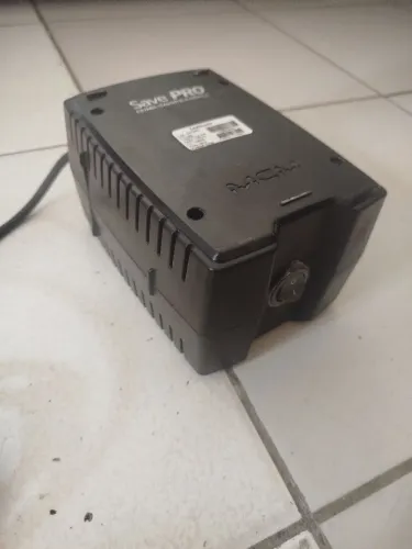Estabilizador MCM Save Pro 500VA
