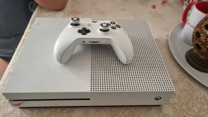 Xbox One S 1TB