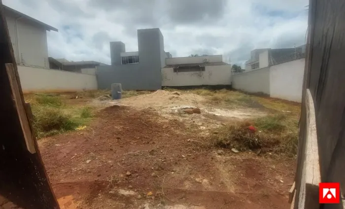 Terreno à venda com 250 m² no Jardim Souza Queiroz em Santa Bárbara d'Oeste