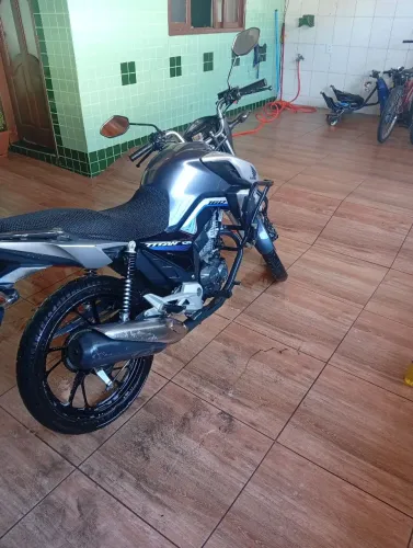 Titan 160
