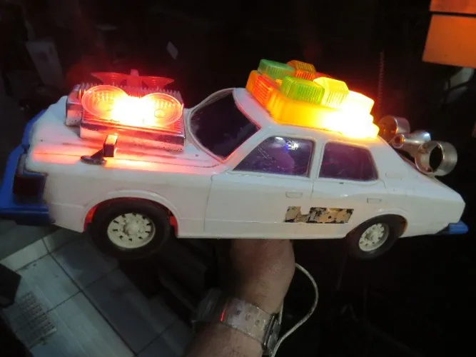 brinquedo carro antigo de policia