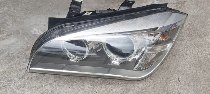 Farol da BMW x1