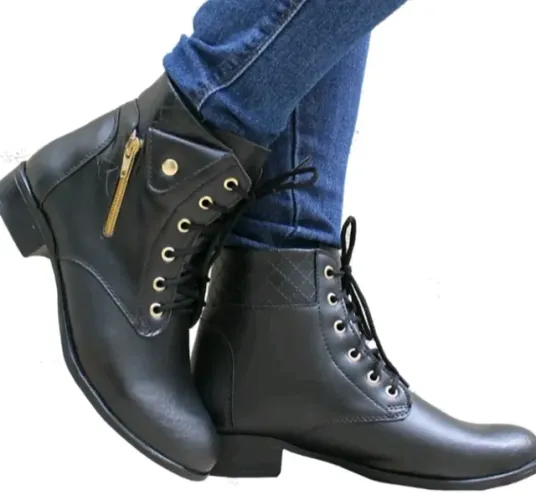 Bota feminina de amarrar