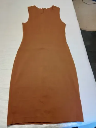 Vestido tubinho midi com elastano