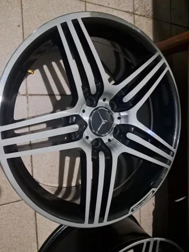 Rodas Aro 18 Mercedes Benz Amg preta com diamantado 5x112