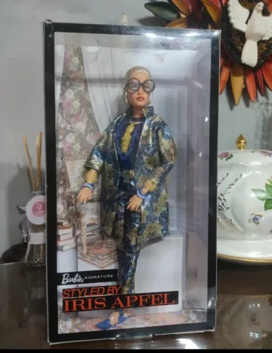 Barbie iris apfel