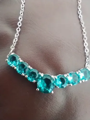 Colar de pedra azul, gargantilha de pedra, super delicado!