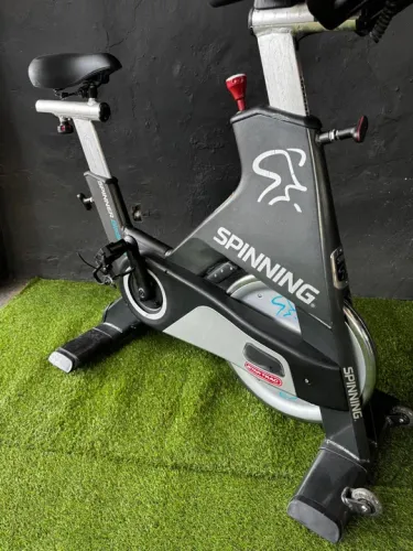 Aluguel bike ergométrica Star Trac