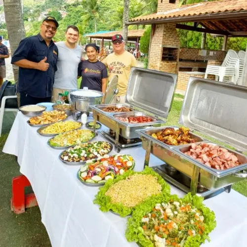 Churrasqueiro com buffet de churrasco