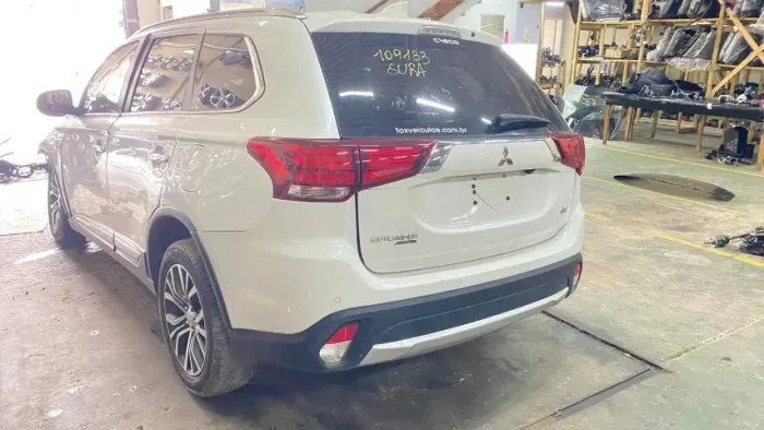 Sucata Mitsubishi Outlander 3.0 V6 2018 BLINDADA Para retirada de peças