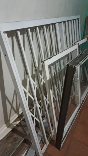 Grade pantograficas para janelas com 2 tamanhos