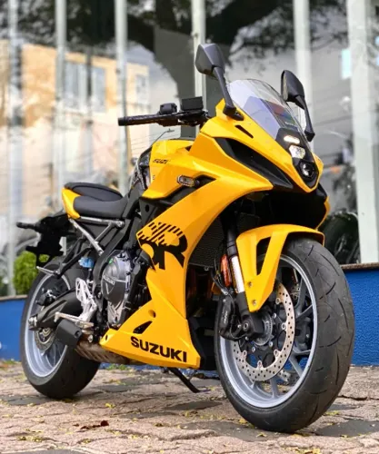 SUZUKI GSX-8R 2026