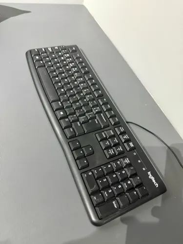 Teclado Logitech para Escritório