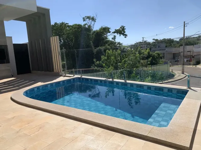 Casa à venda no condomínio Porto Madero 3 suítes piscina