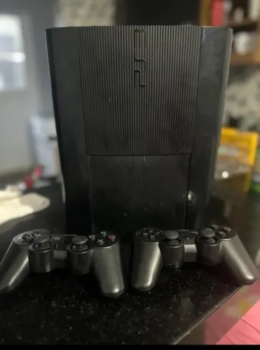 Ps3 slim novo pouco tempo de uso