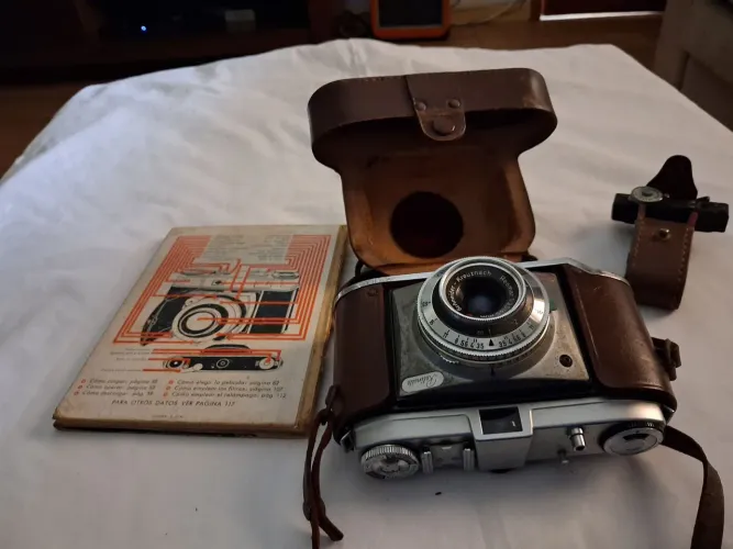 Item de colecionador: câmera fotográfica Kodak Retinette.