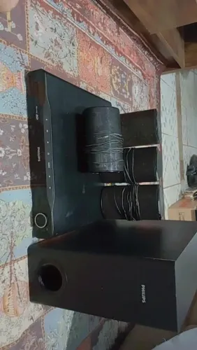Aparelho de som para tv os dois por 300 tudo funcionando 