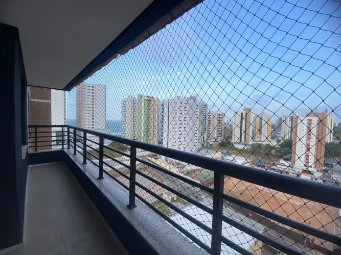Apartamento na Ponta do Farol, Vista Mar, Nascente, Mobiliado, Projetado, Climatizado