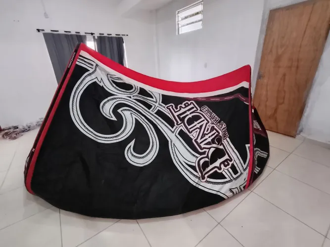 Kitesurf 12  kite muito conservado, tecido crocante novo <br>Tecido novo crocante 