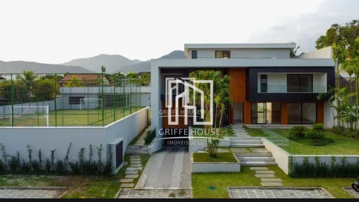 CASA ALTO PADRÃO NA BARRA DA TIJUCA/ 4 SUÍTES AMPLAS/ ELEVADOR/ CAMPO DE FUTEBOL E QUADRA