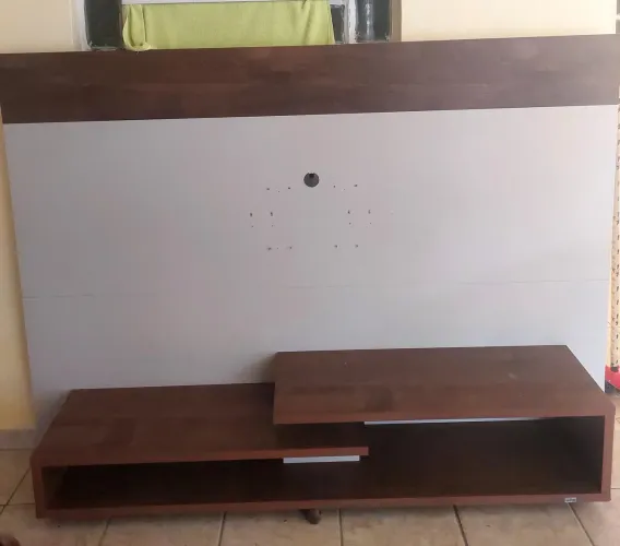 Painel para TV Permobili em excelente estado 