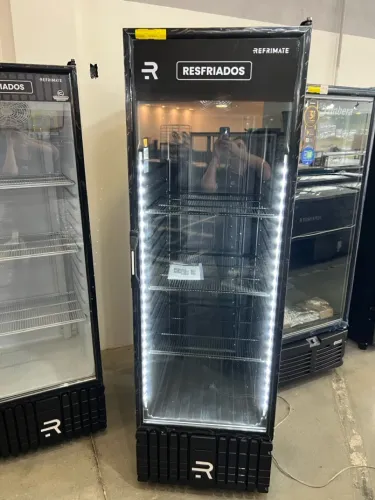 Expositor de bebidas 570L total black - pronta entrega
