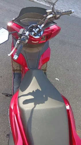 Repasse PCX ano 2025 cor vermelha perolizada 160 scooter