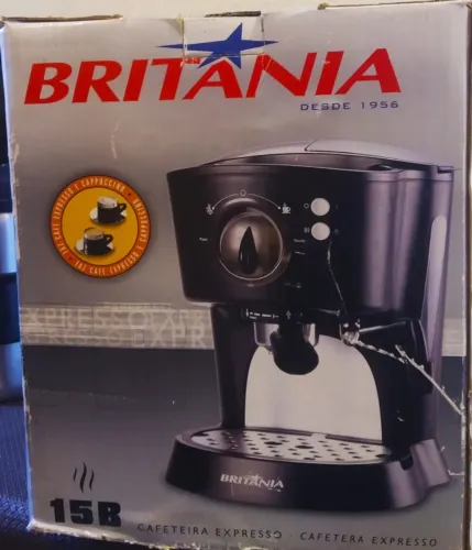 Vendo ou troco cafeteira para café expresso 15 B, 220V  Britania
