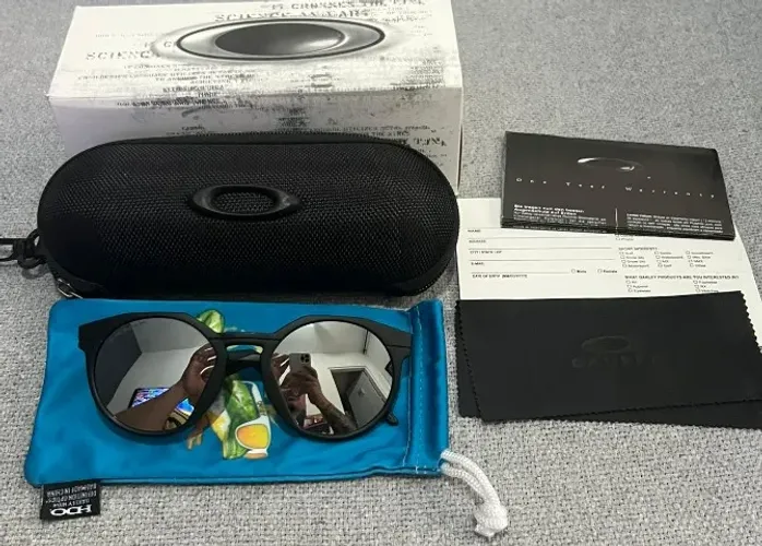 Óculos de Sol Oakley Hstn Matte Black/Lente Liquid Metal