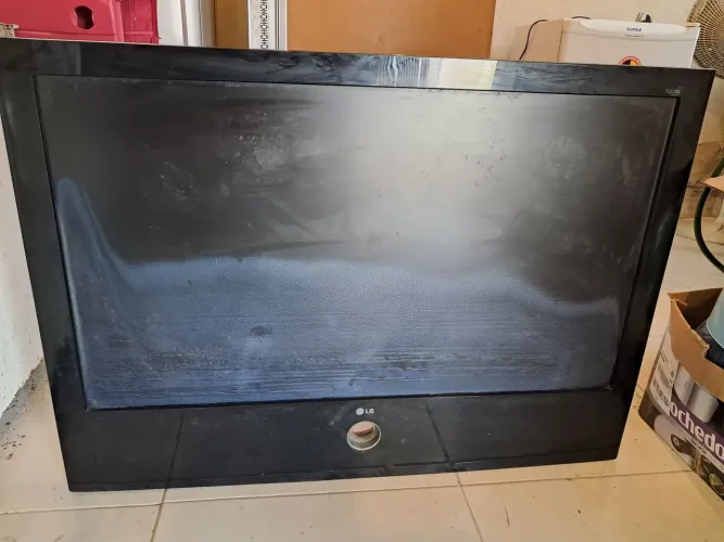 TV LCD LG 42 polegadas Scarlet FULL HD