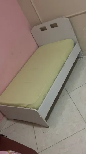Cama infantil com grade e colchão criança 