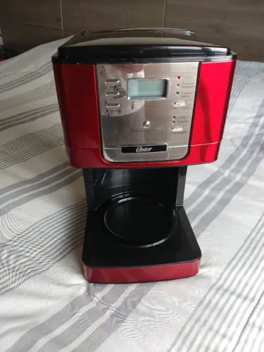 Cafeteira Elétrica 220V - Oster Vermelha