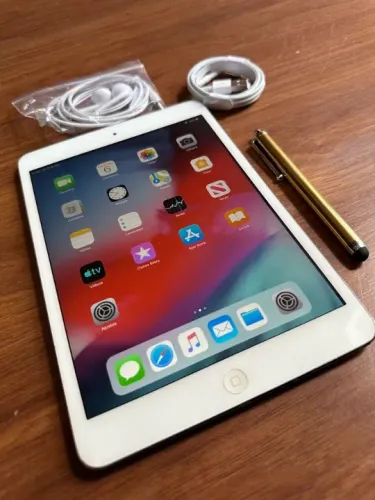ipad mini 2 apple ios 12.5.7 16gb 2gb wifi bluetooth 7.9 stylus pencil cabo fones perfeito