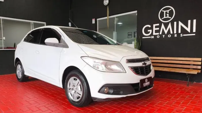 Chevrolet Onix Hatch LT 1.0 8V Flex Power Mec. 4P 2013