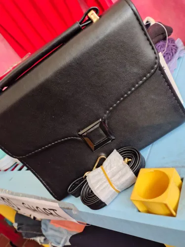 Bolsa Feminina Preta com Alça Transversal