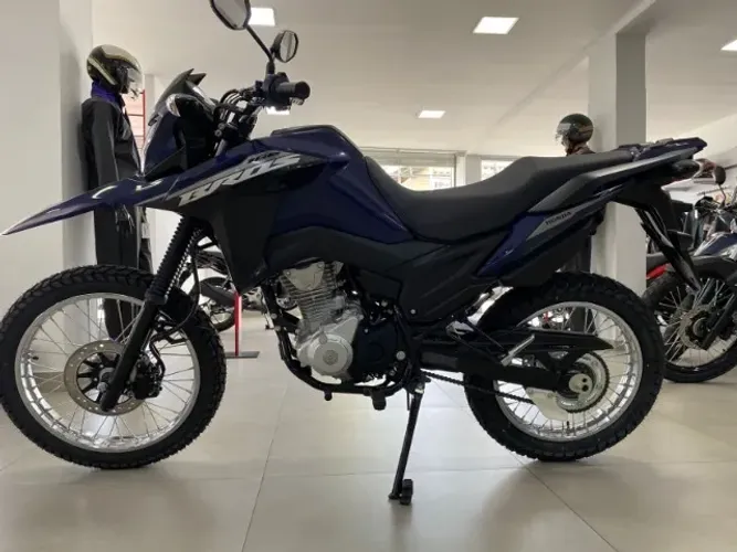 HONDA BROS CBS TE ESPERA NA RECREIO MOTOS 