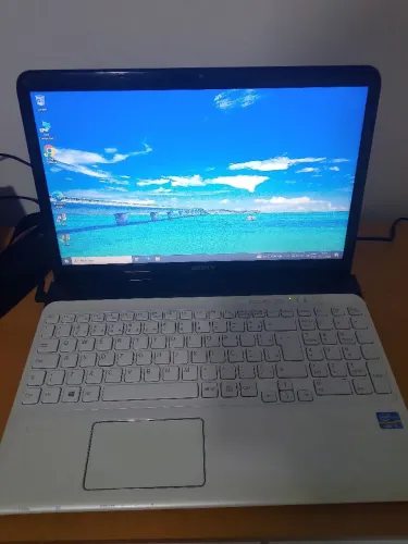 Vendo Notebook Sony vaio i3